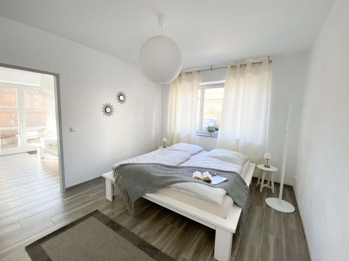 Weinquartier Naumburg Apartment เนาม์บวร์ก ภายนอก รูปภาพ